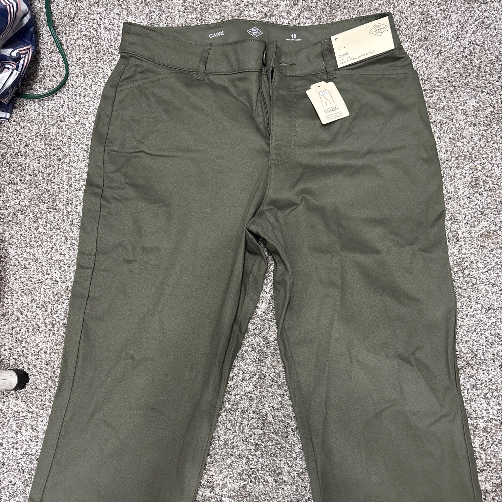 New olive capris